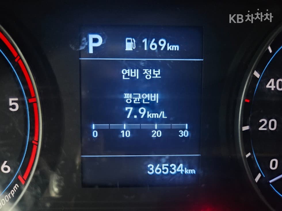 Hyundai Porter 2Extra Long Double Cab LPG Premium - 16