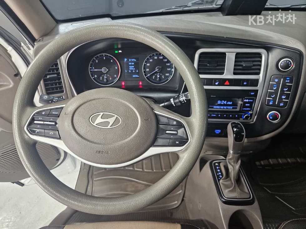 Hyundai Porter 2Extra Long Double Cab LPG Premium - 13
