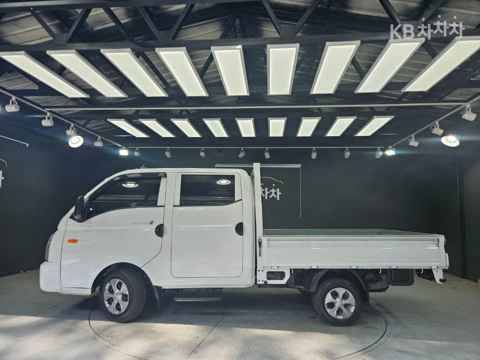 Hyundai Porter 2Extra Long Double Cab LPG Premium - 3