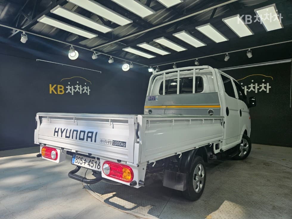 Hyundai Porter 2Extra Long Double Cab LPG Premium - 6