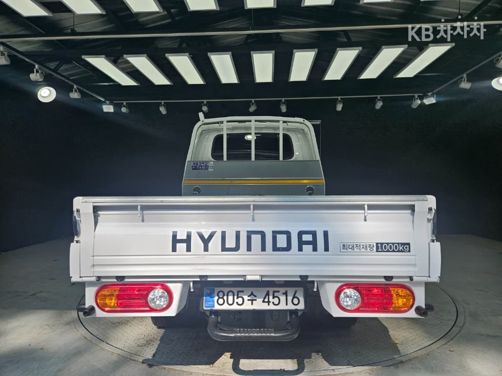 Hyundai Porter 2Extra Long Double Cab LPG Premium - 2