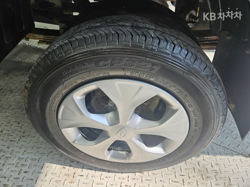 Hyundai Porter 2Extra Long Double Cab LPG Premium - 27