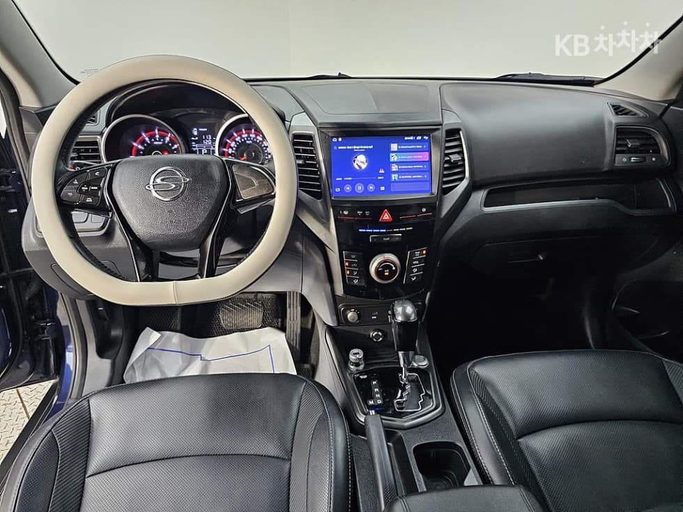 KG Mobility TivoliGasoline VX - 11