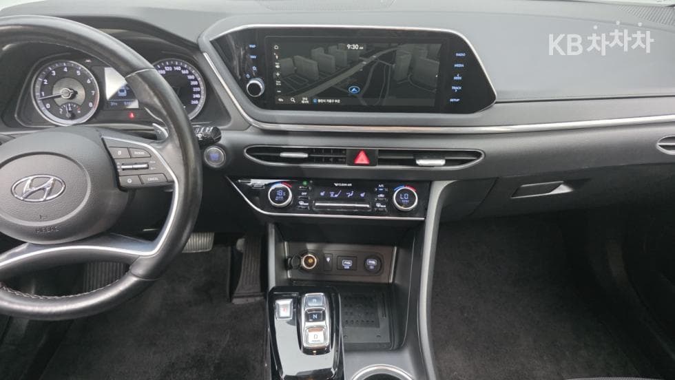 Hyundai Sonata (DN8)2.0 Premium - 18
