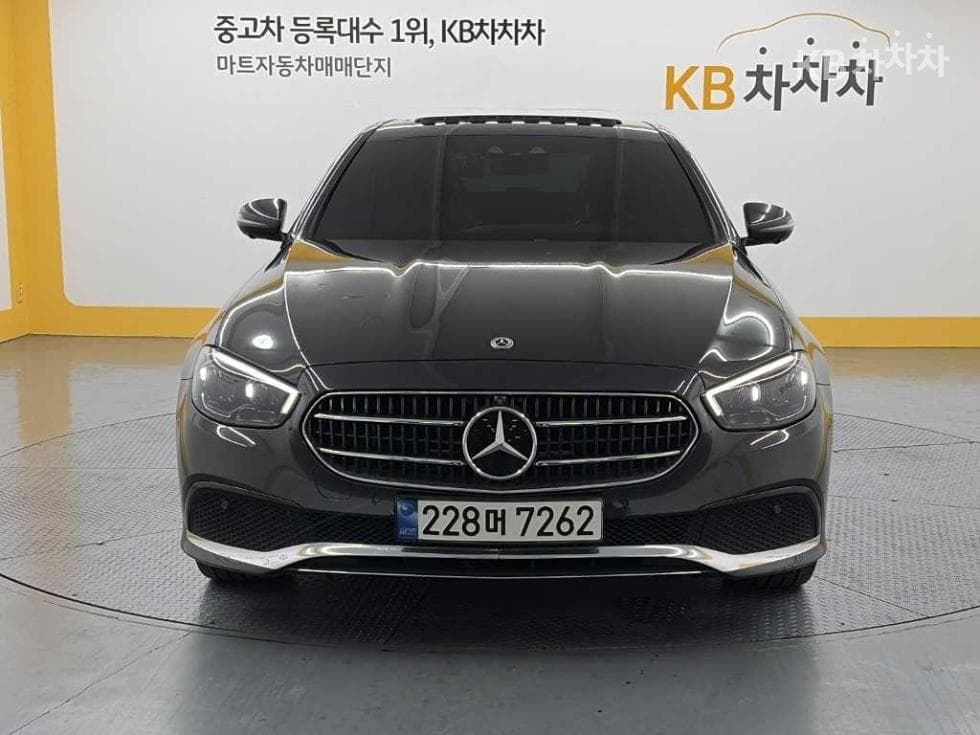 Mercedes-Benz E-Class (W213)E350 4MATIC Avantgarde - 2
