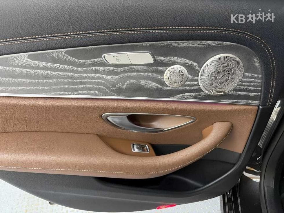 Mercedes-Benz E-Class (W213)E350 4MATIC Avantgarde - 13