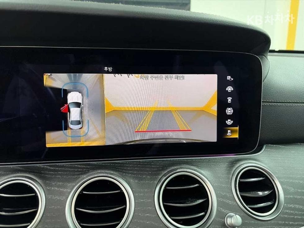 Mercedes-Benz E-Class (W213)E350 4MATIC Avantgarde - 18