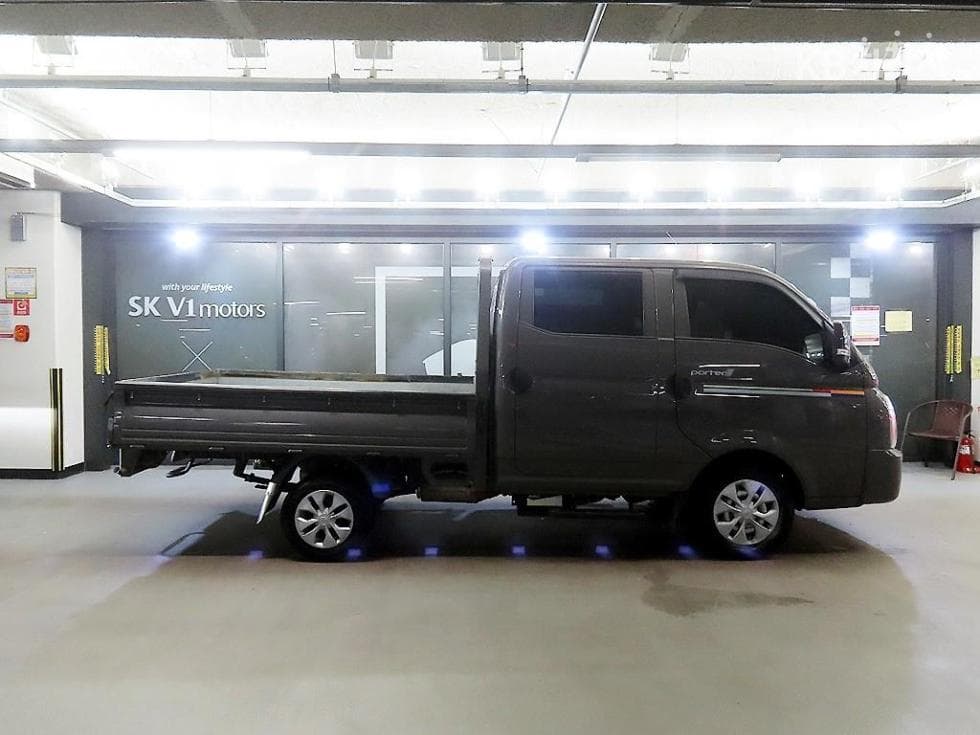 Hyundai Porter 2Extra Long Double Cab CRDi Premium - 3