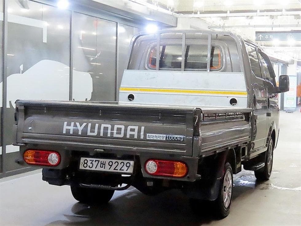 Hyundai Porter 2Extra Long Double Cab CRDi Premium - 4