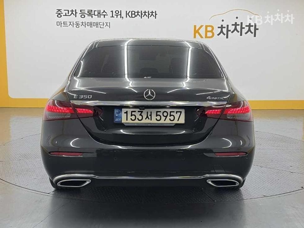 Mercedes-Benz E-Class (W213)E350 4MATIC Avantgarde - 3