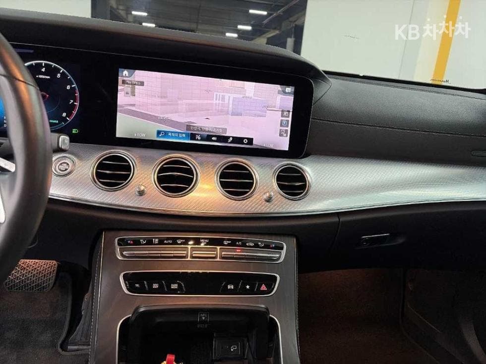 Mercedes-Benz E-Class (W213)E350 4MATIC Avantgarde - 10