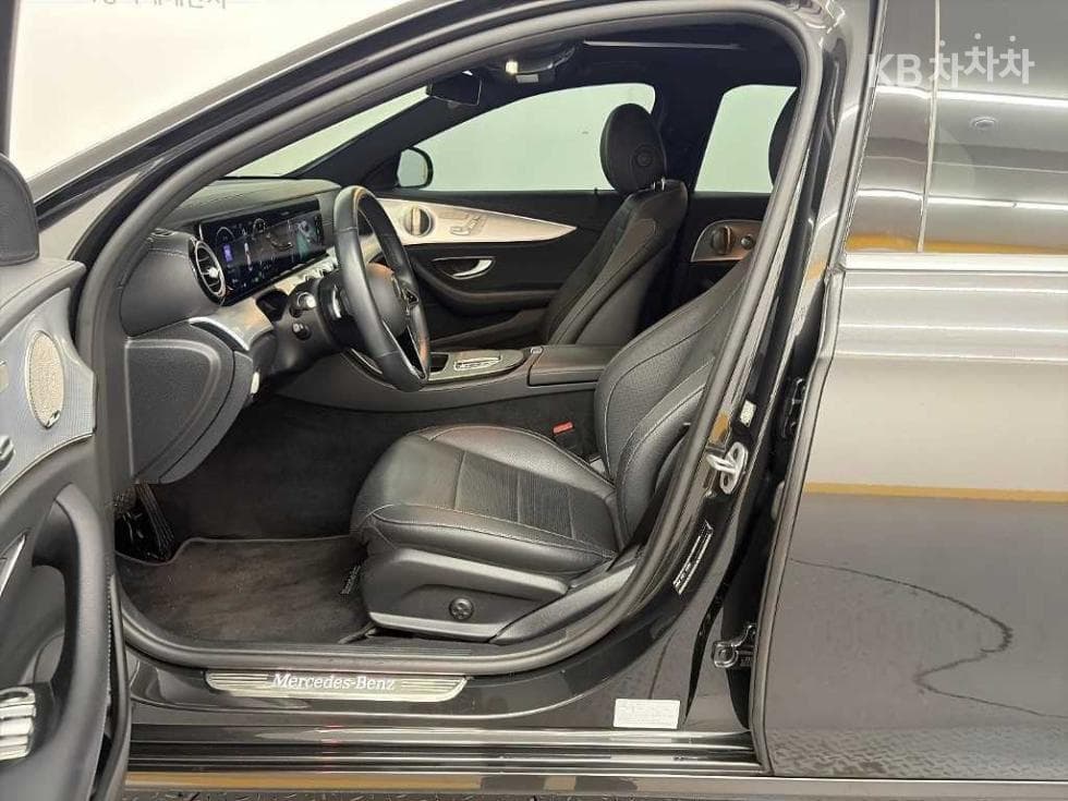 Mercedes-Benz E-Class (W213)E350 4MATIC Avantgarde - 11