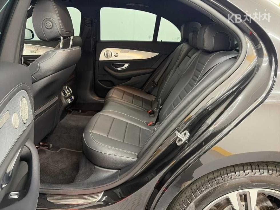 Mercedes-Benz E-Class (W213)E350 4MATIC Avantgarde - 12