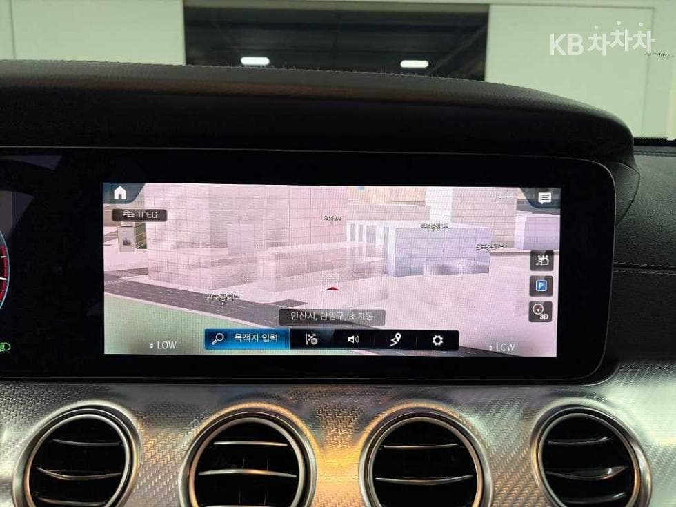 Mercedes-Benz E-Class (W213)E350 4MATIC Avantgarde - 16