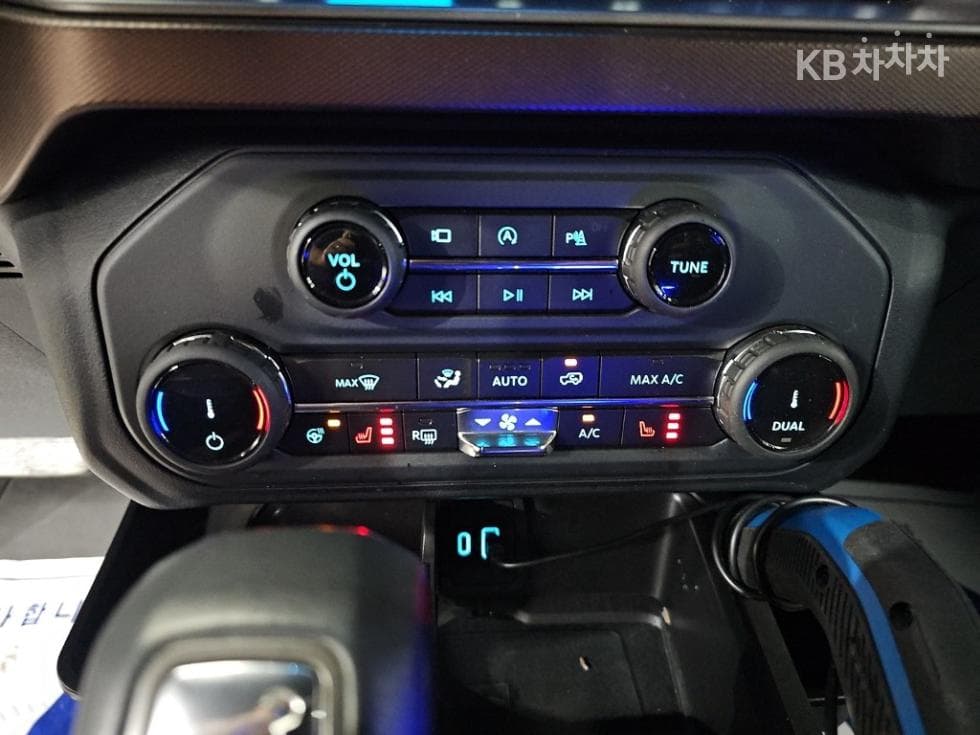Форд 브롱코(U725)2.7 4 Door Outer Banks Стандартен - 10