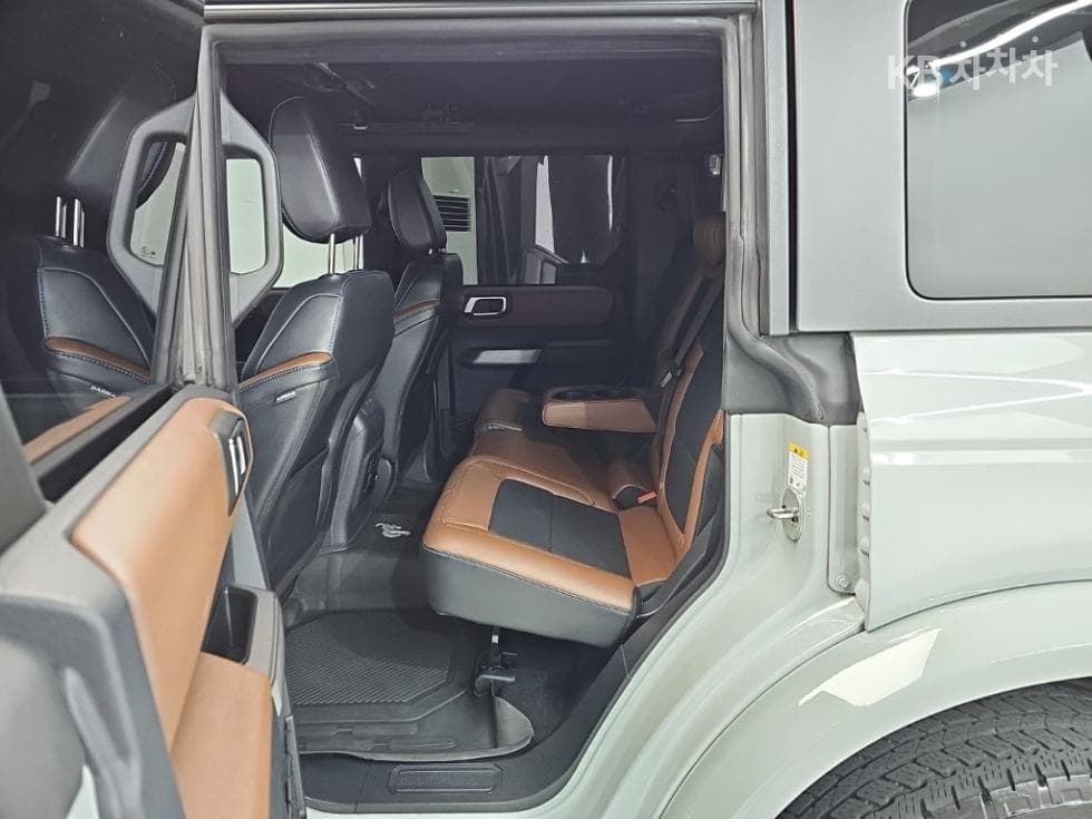 Форд 브롱코(U725)2.7 4 Door Outer Banks Стандартен - 12
