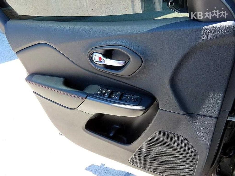 지프 체로키(KL)3.2 Gasoline AWD Trailhawk - 11