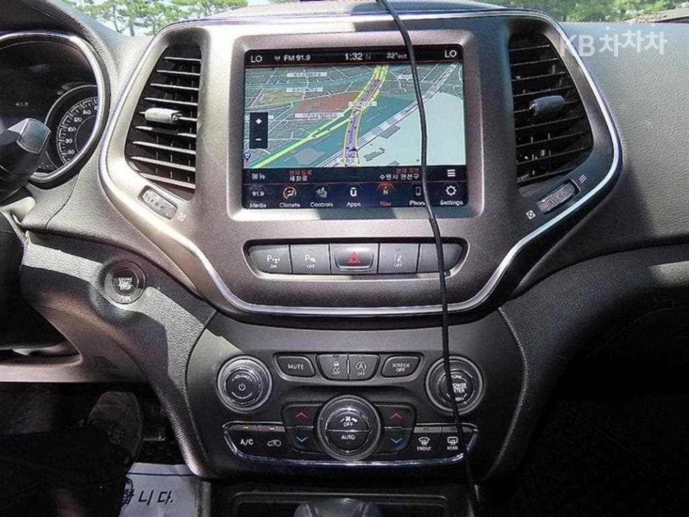 지프 체로키(KL)3.2 Gasoline AWD Trailhawk - 12