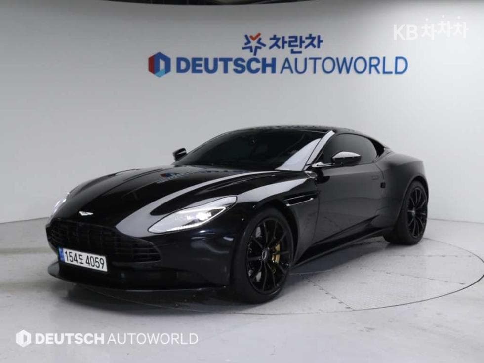 애스턴마틴 DB11 5.2 V12 Купе AMR - Image 1
