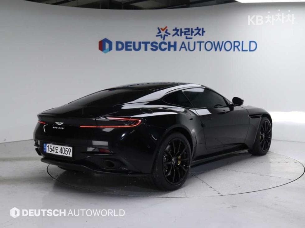 애스턴마틴 DB115.2 V12 Купе AMR - 2
