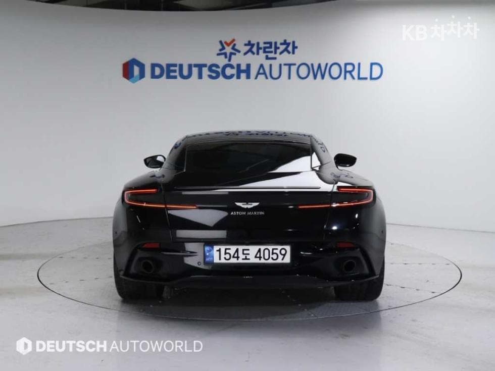 애스턴마틴 DB115.2 V12 Купе AMR - 4