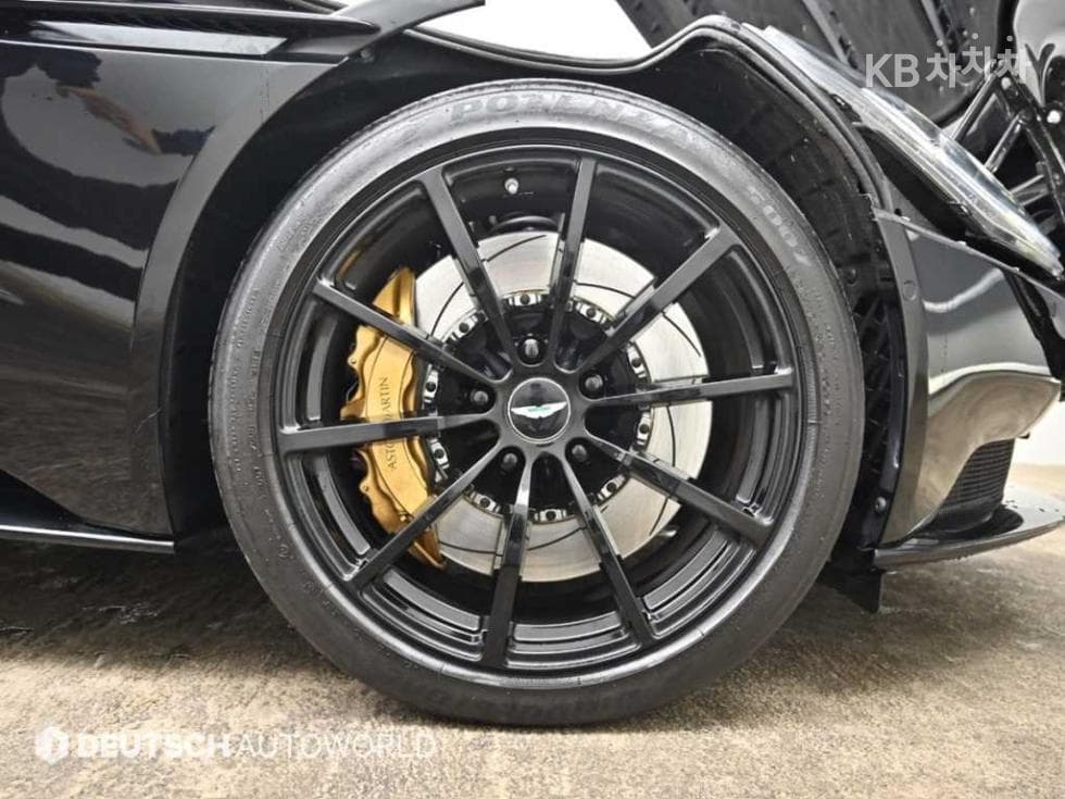 애스턴마틴 DB115.2 V12 Купе AMR - 5