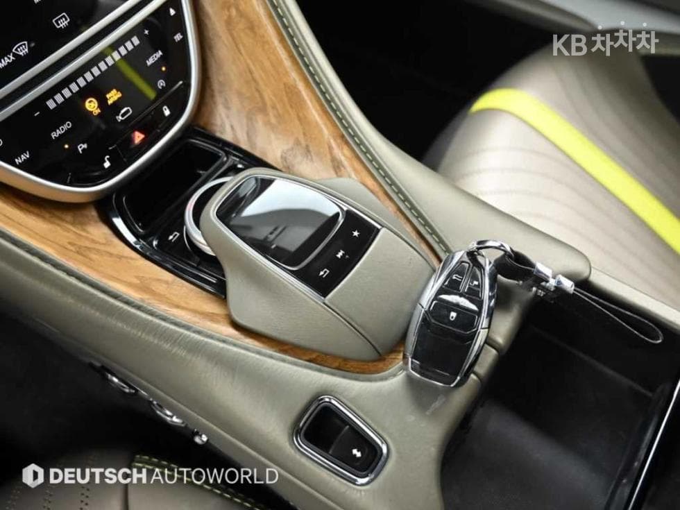 애스턴마틴 DB115.2 V12 Купе AMR - 9