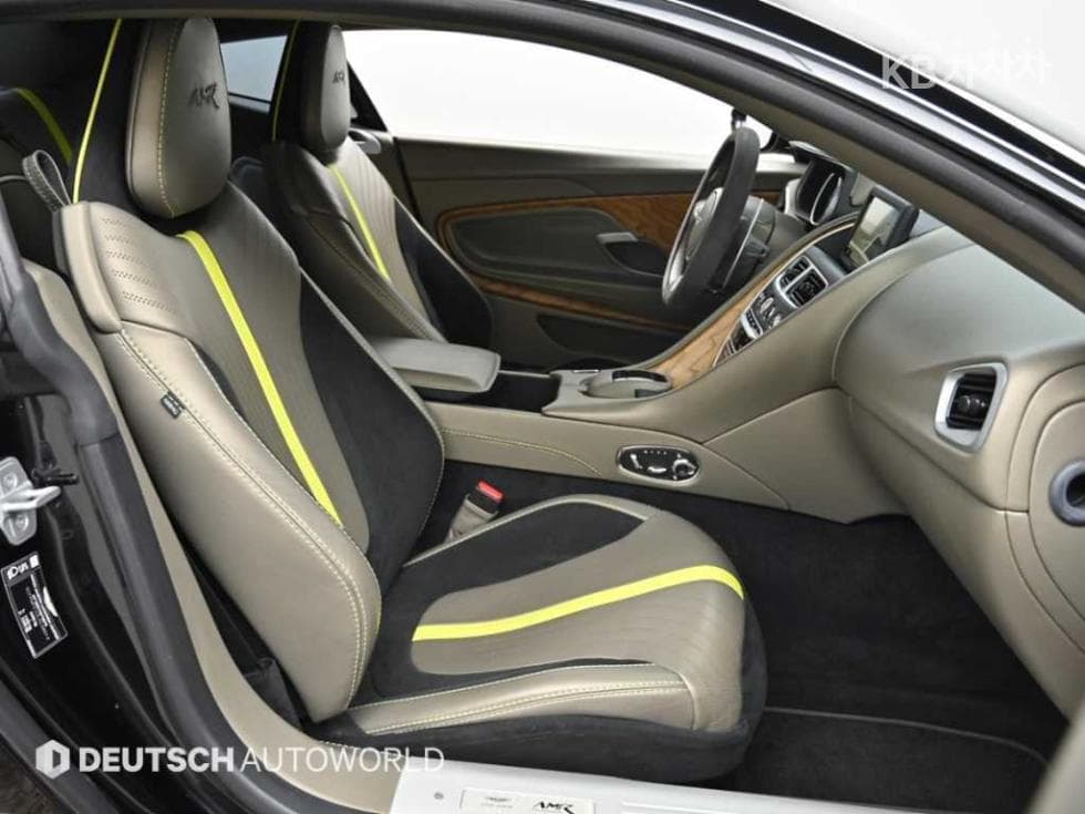 애스턴마틴 DB115.2 V12 Купе AMR - 10