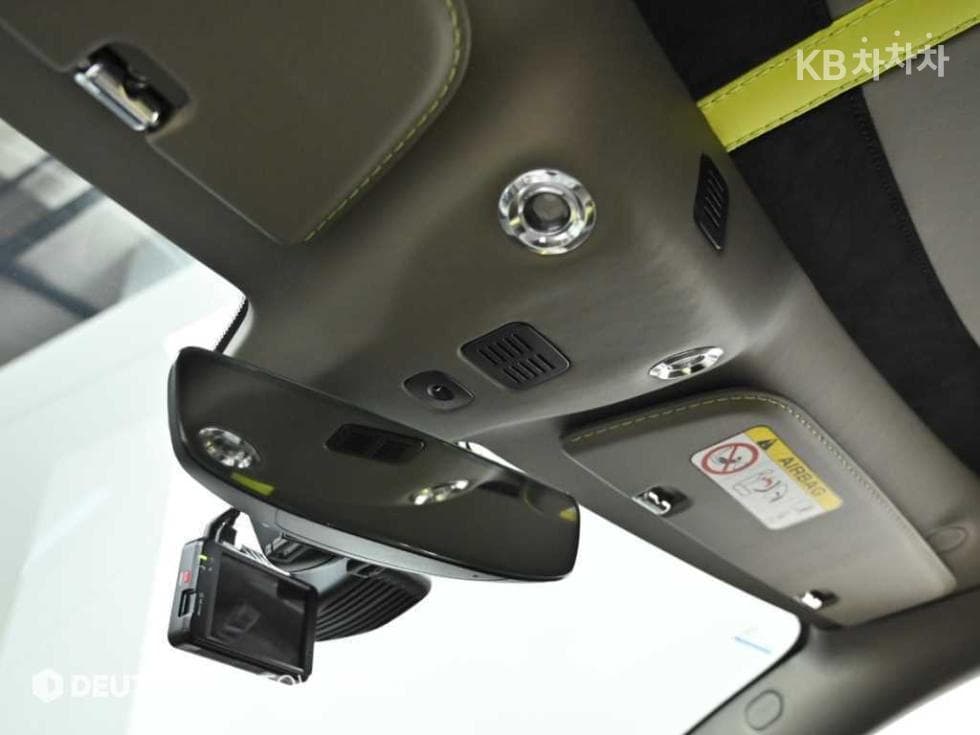 애스턴마틴 DB115.2 V12 Купе AMR - 18