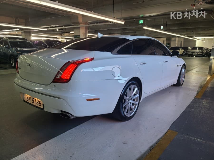 Jaguar All New XJ3.0D Премиум Люкс LWB X351 - 6