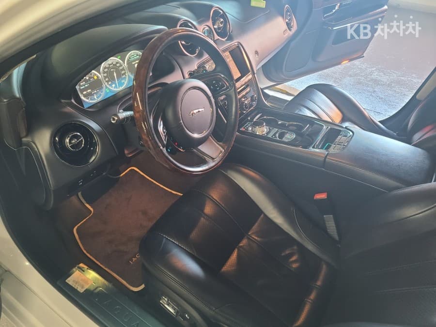 Jaguar All New XJ3.0D Премиум Люкс LWB X351 - 9