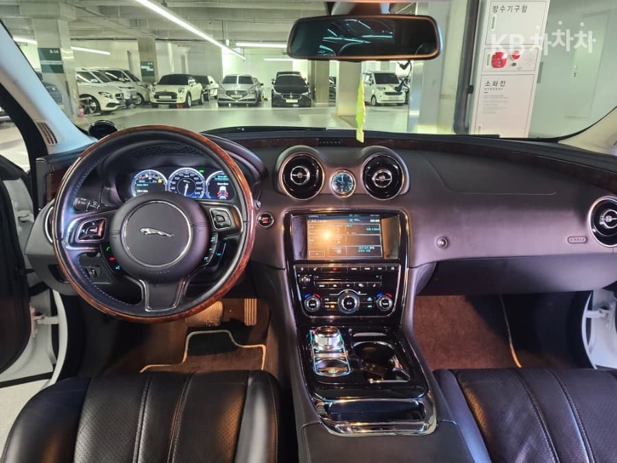 Jaguar All New XJ3.0D Премиум Люкс LWB X351 - 10