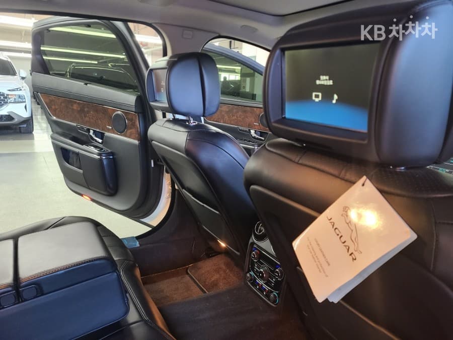 Jaguar All New XJ3.0D Премиум Люкс LWB X351 - 13
