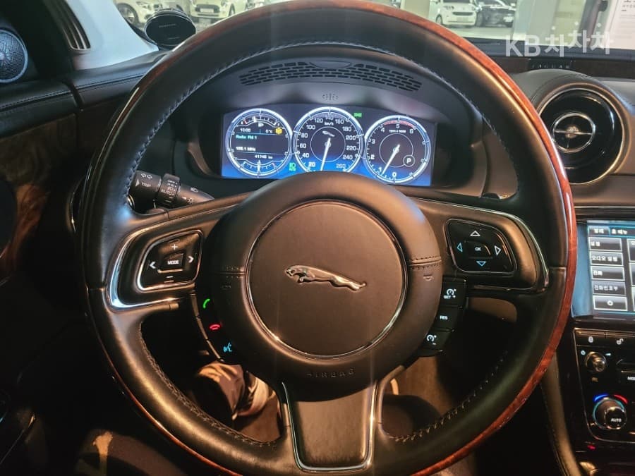 Jaguar All New XJ3.0D Премиум Люкс LWB X351 - 14