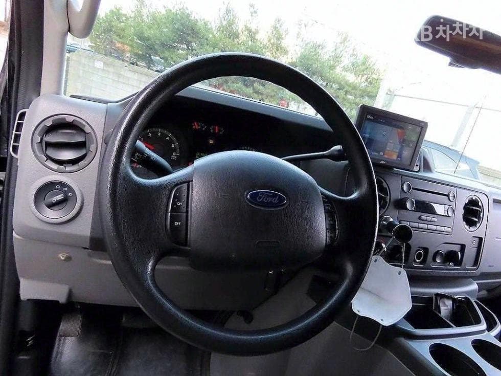 Форд E-SeriesE-350 5.4 XL - 6