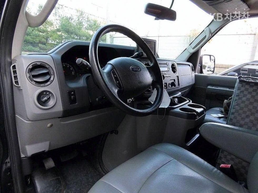 Форд E-SeriesE-350 5.4 XL - 8