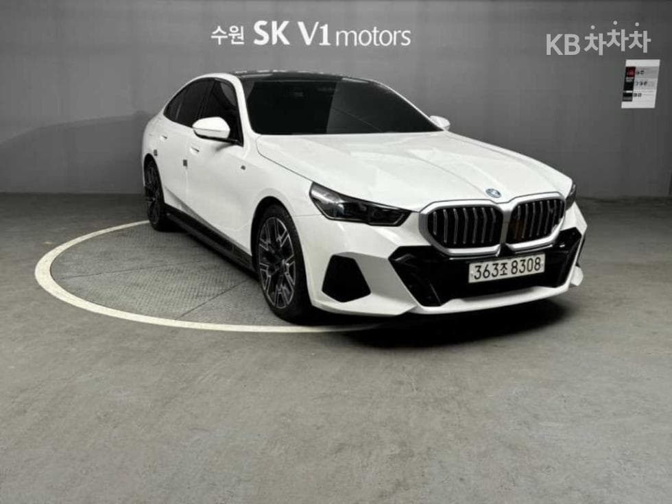 BMW New5 Series(G60)530e M Sport - 2