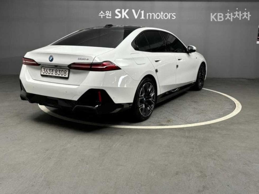 BMW New5 Series(G60)530e M Sport - 3
