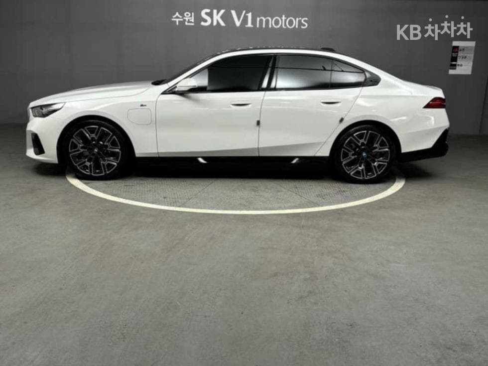BMW New5 Series(G60)530e M Sport - 5