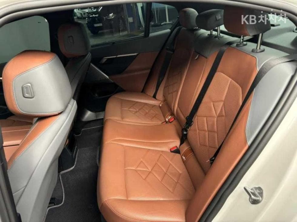 BMW New5 Series(G60)530e M Sport - 8