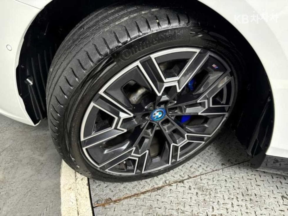 BMW New5 Series(G60)530e M Sport - 20