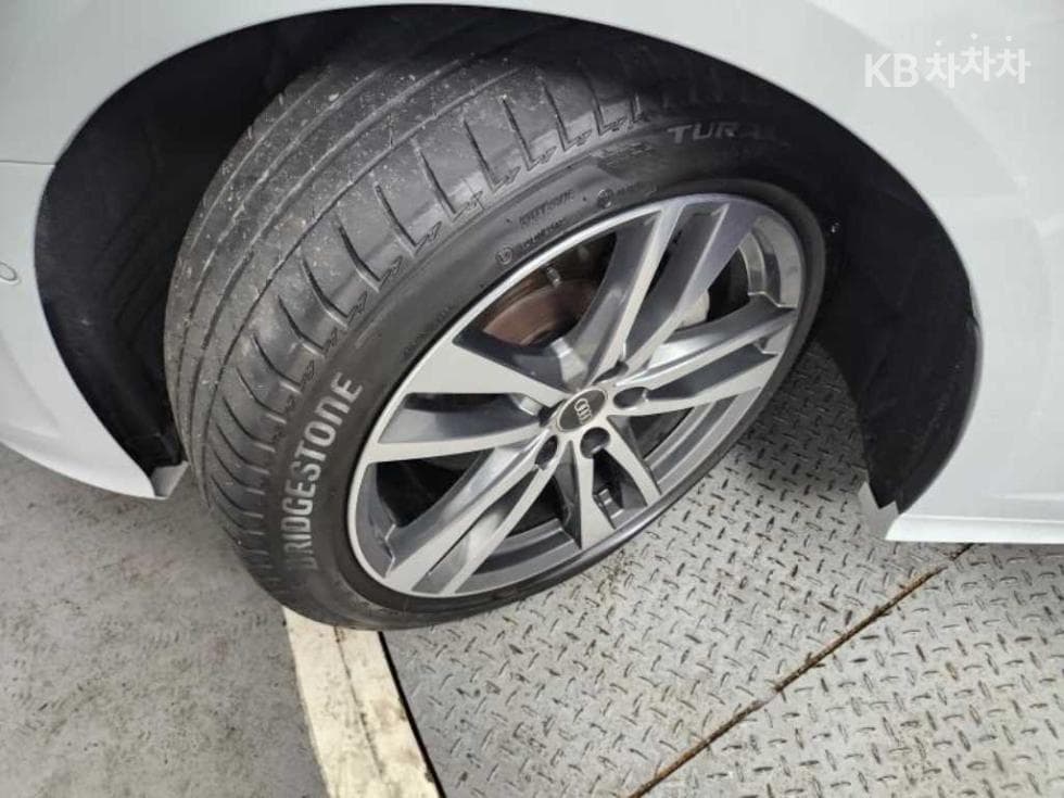 Audi A6(C8)45 TFSI Quattro Premium - 17