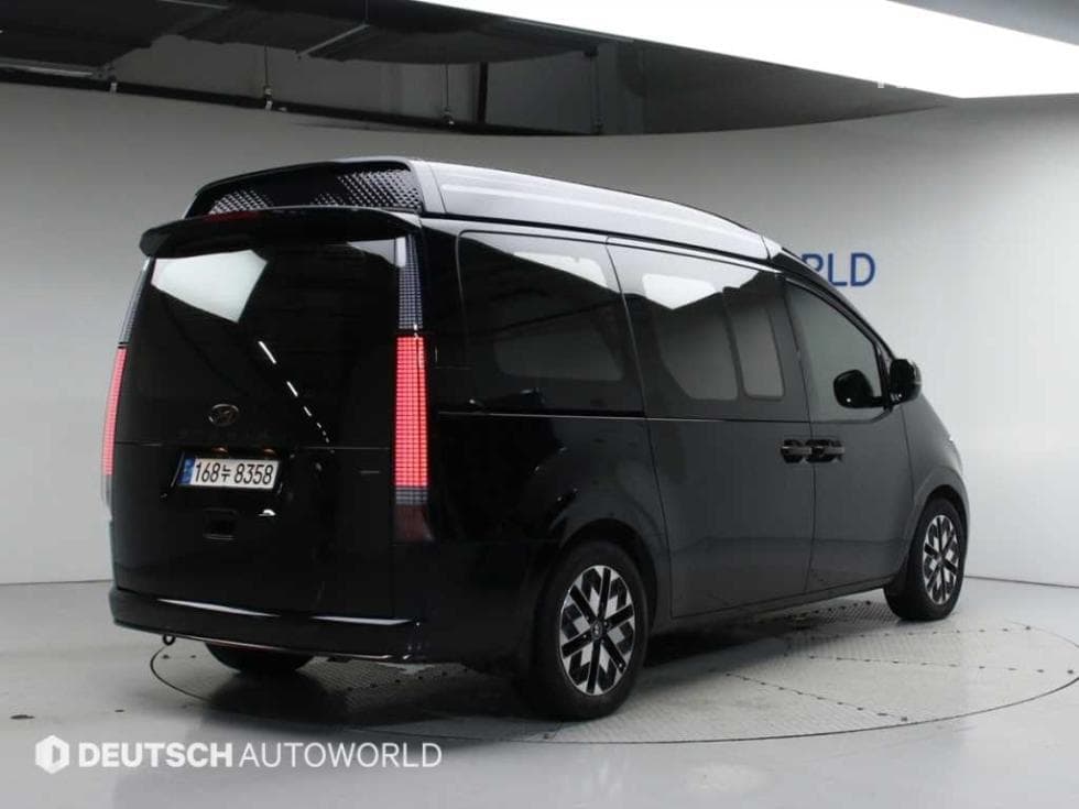 Хюндай Staria Lounge Лимузин9-местен 2.2 AWD Инспирация - 2