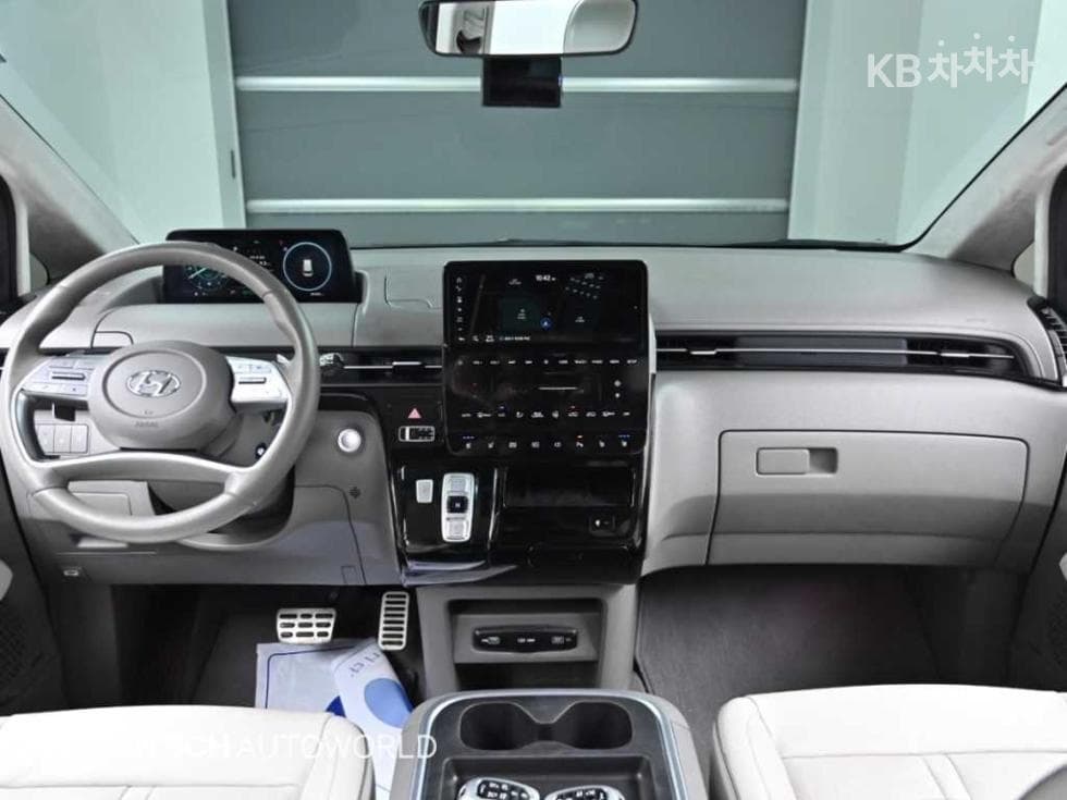 Хюндай Staria Lounge Лимузин9-местен 2.2 AWD Инспирация - 7