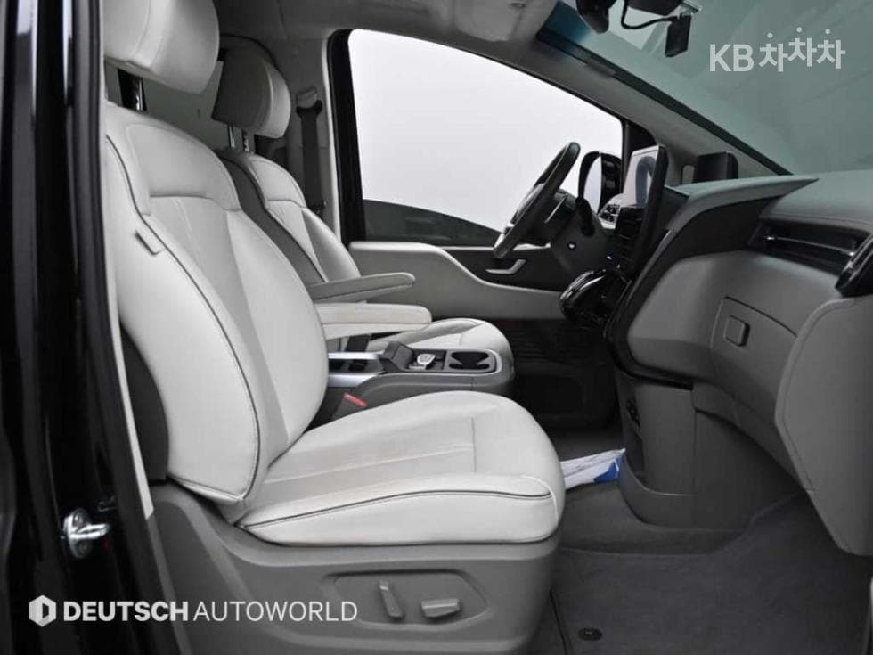 Хюндай Staria Lounge Лимузин9-местен 2.2 AWD Инспирация - 10