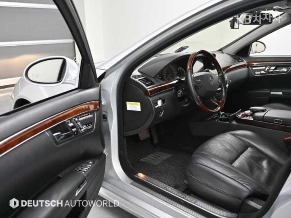 Mercedes-Benz Нов S-КласS550 4MATIC W221 - 11