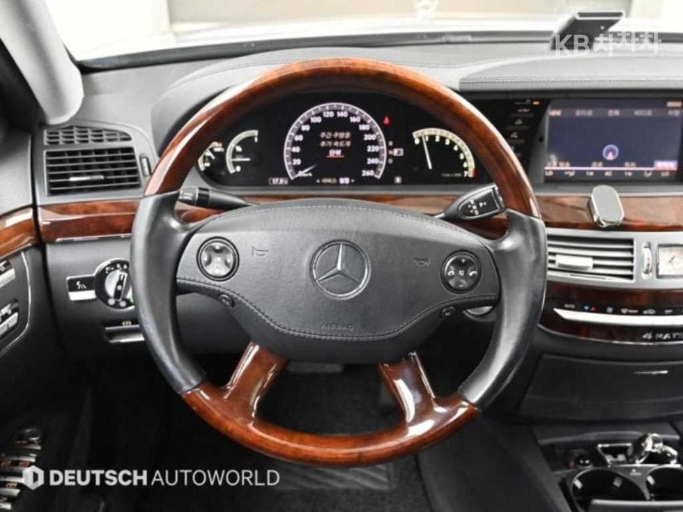 Mercedes-Benz Нов S-КласS550 4MATIC W221 - 13