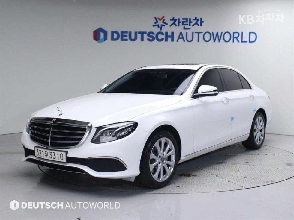 Mercedes-Benz E-Клас (W213) E220d Exclusive - Image 1