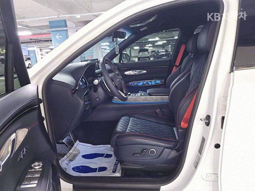 Genesis GV70Gasoline 2.5T AWD - 6