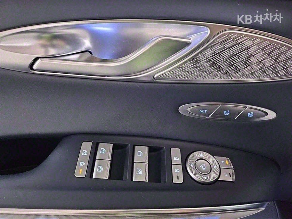 Genesis GV70Gasoline 2.5T AWD - 11